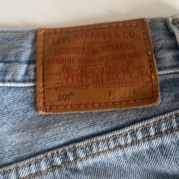 Levi’s 501 Denim Shorts - Picture 4 of 5